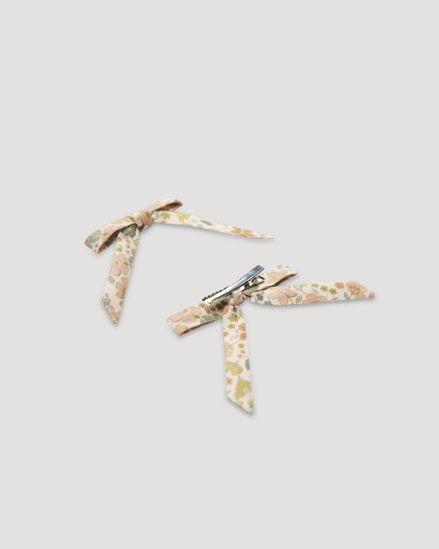 Grace clip- Garden Flowers Cream