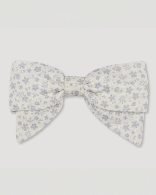 Early Sunday, Chiara Alligator Clip in Mini Flower print, made from Printed Cotton Cambric fabric, featuring a bow design on an alligator clip with a secure fit, shown in a front flat-lay view