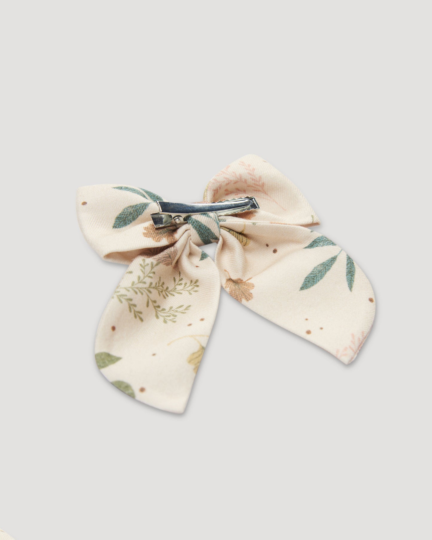 Audrey clip-  Falling Leaves Beige