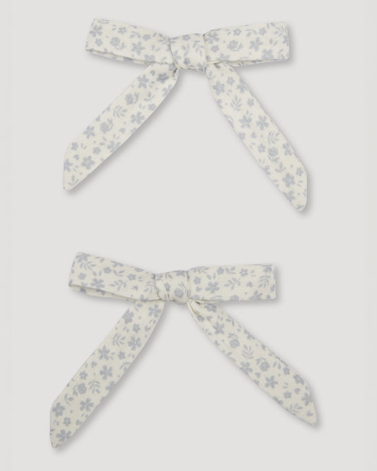 Early Sunday, Chiara Alligator Clip in Mini Flower print, made from Printed canvas 70% Cotton 30% Linen fabric, featuring a bow design on an alligator clip with a secure fit, shown in a front flat-lay view