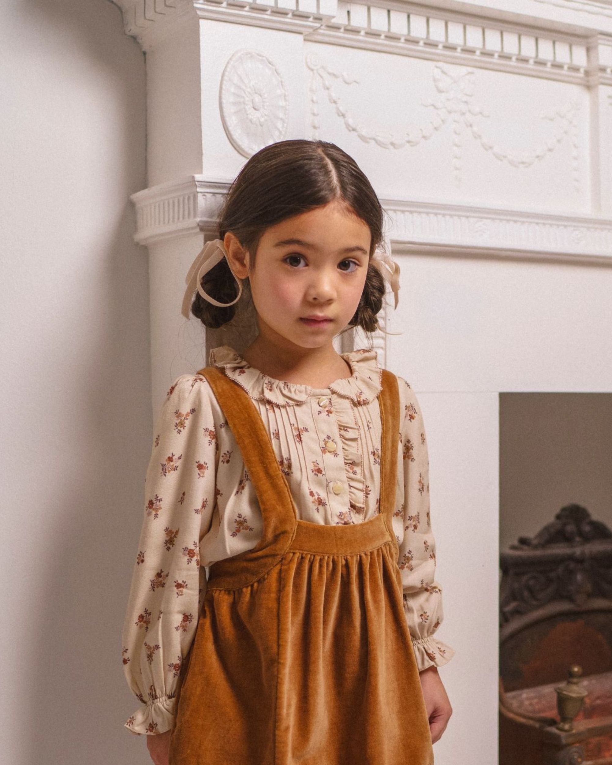 Early Sunday, Julianne Blouse in Ditsy Bouquet Cream print, made from Printed Viscose Rayon Twill fabric, featuring Comfort-first design with a playful silhouette, shown in a front view of model wearing it